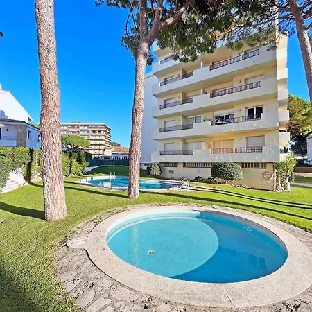 En La Escala Con Piscina Y Parking * L' Escala