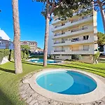 En La Escala Con Piscina Y Parking * L' Escala