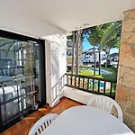 En La Escala Con Piscina Y Parking