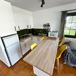 En La Escala Con Piscina Y Parking *