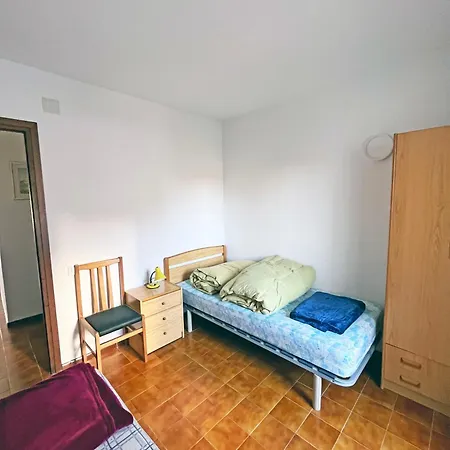 Apartment En La Escala Con Piscina Y Parking
