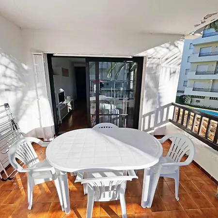 En La Escala Con Piscina Y Parking Apartment