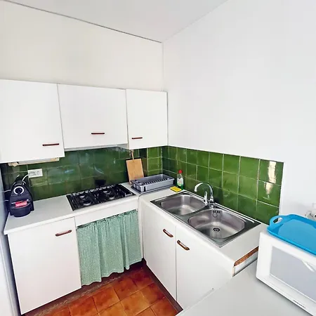 En La Escala Con Piscina Y Parking Apartment *